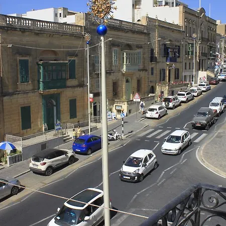 Forty Three #3 Victoria