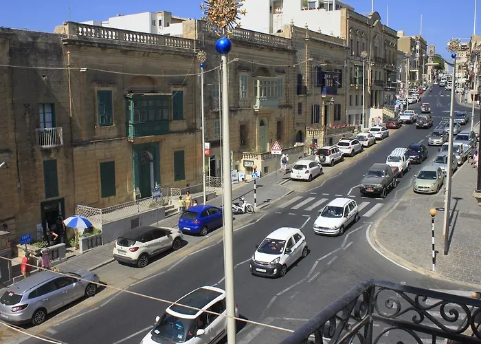 Forty Three #3 Victoria